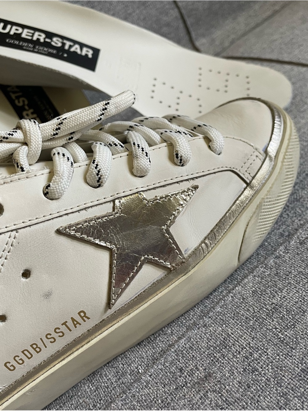 BNIB Golden Goose Superstars size 37. White leather & light Gold Star Sneakers - Picture 7 of 10